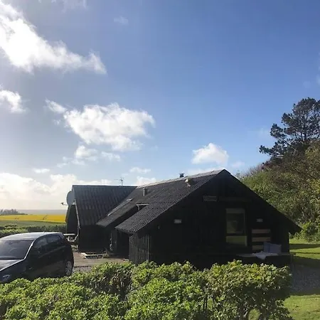 With Sea Views Over The Western Sea Feriehus